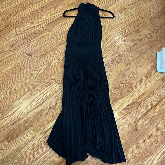 ALC Renzo Sleeveless Mock Neck Pleated Dress Size 4 Solid Black. Worn 1 time. - Picture 2 of 10